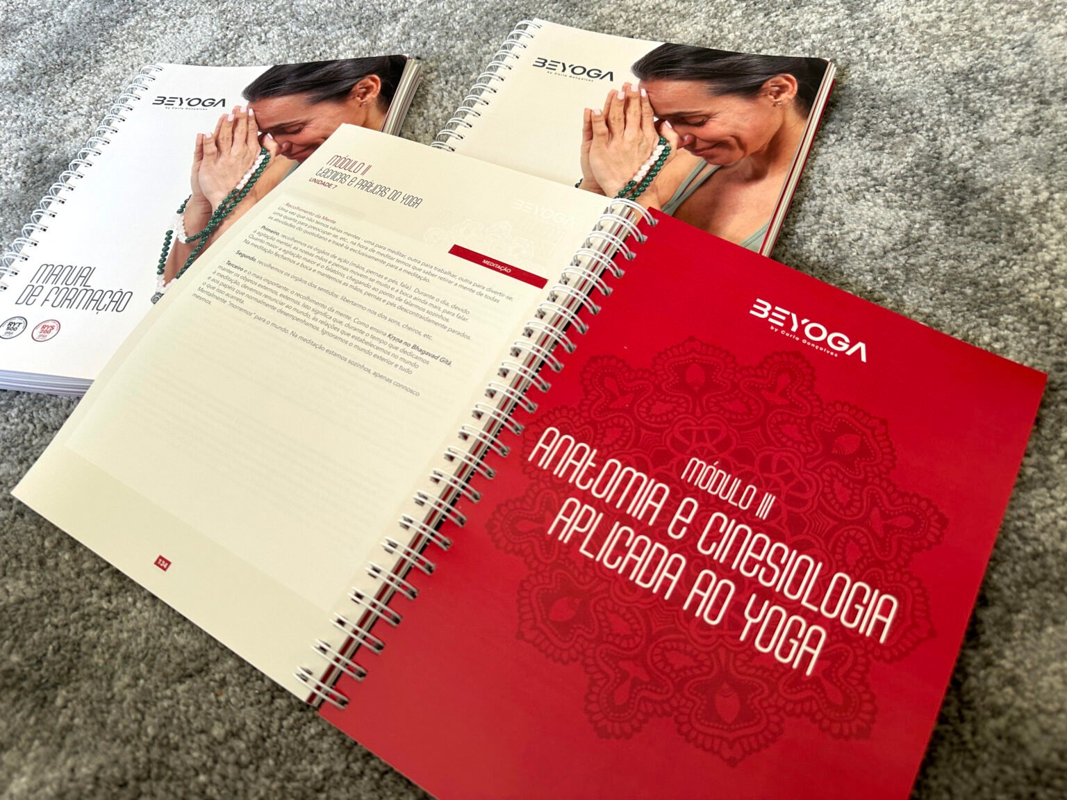 Manual de formação BeYoga, 315 páginas