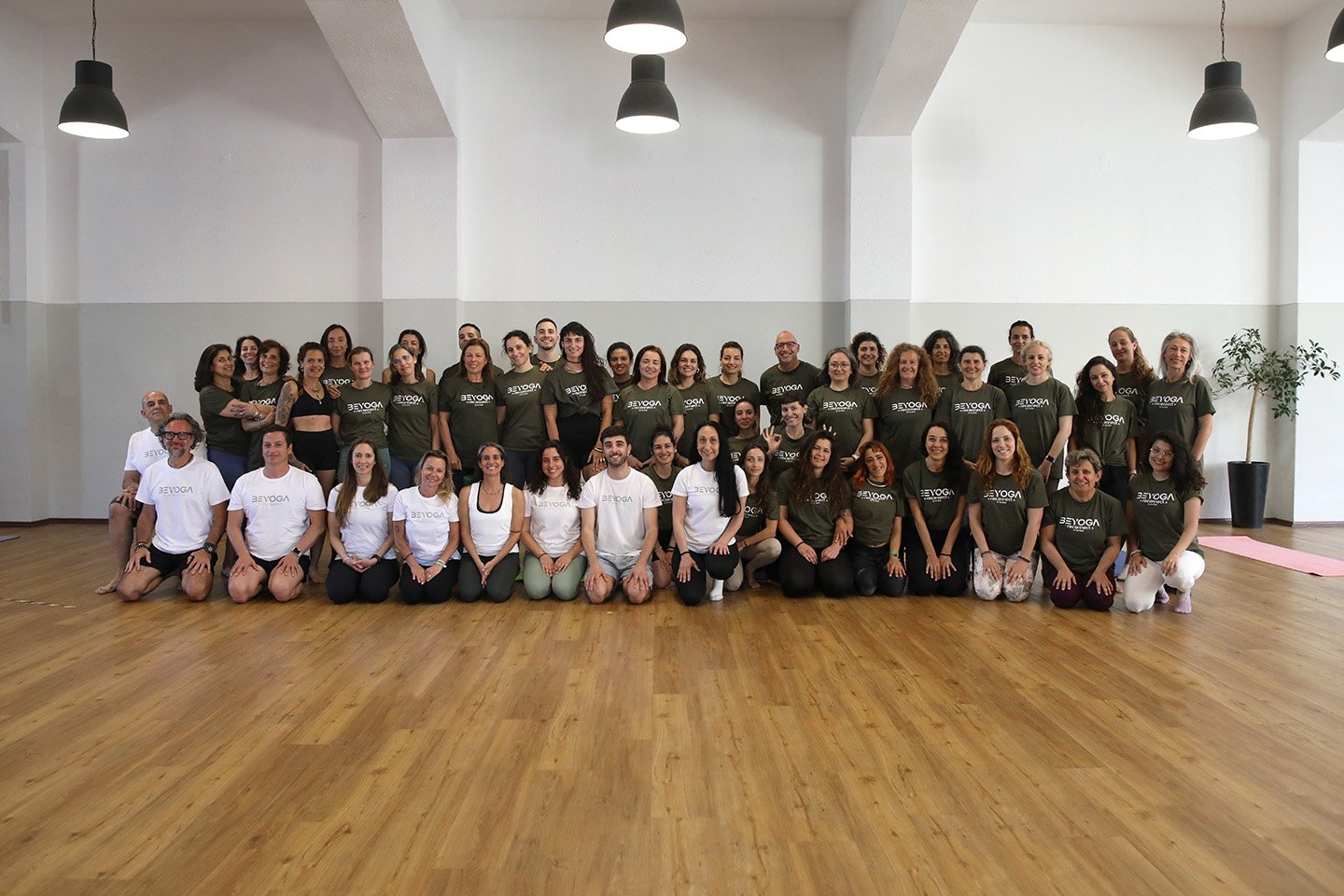 Foto de grupo de uma turma da Formação de Professores de Yoga BeYoga
